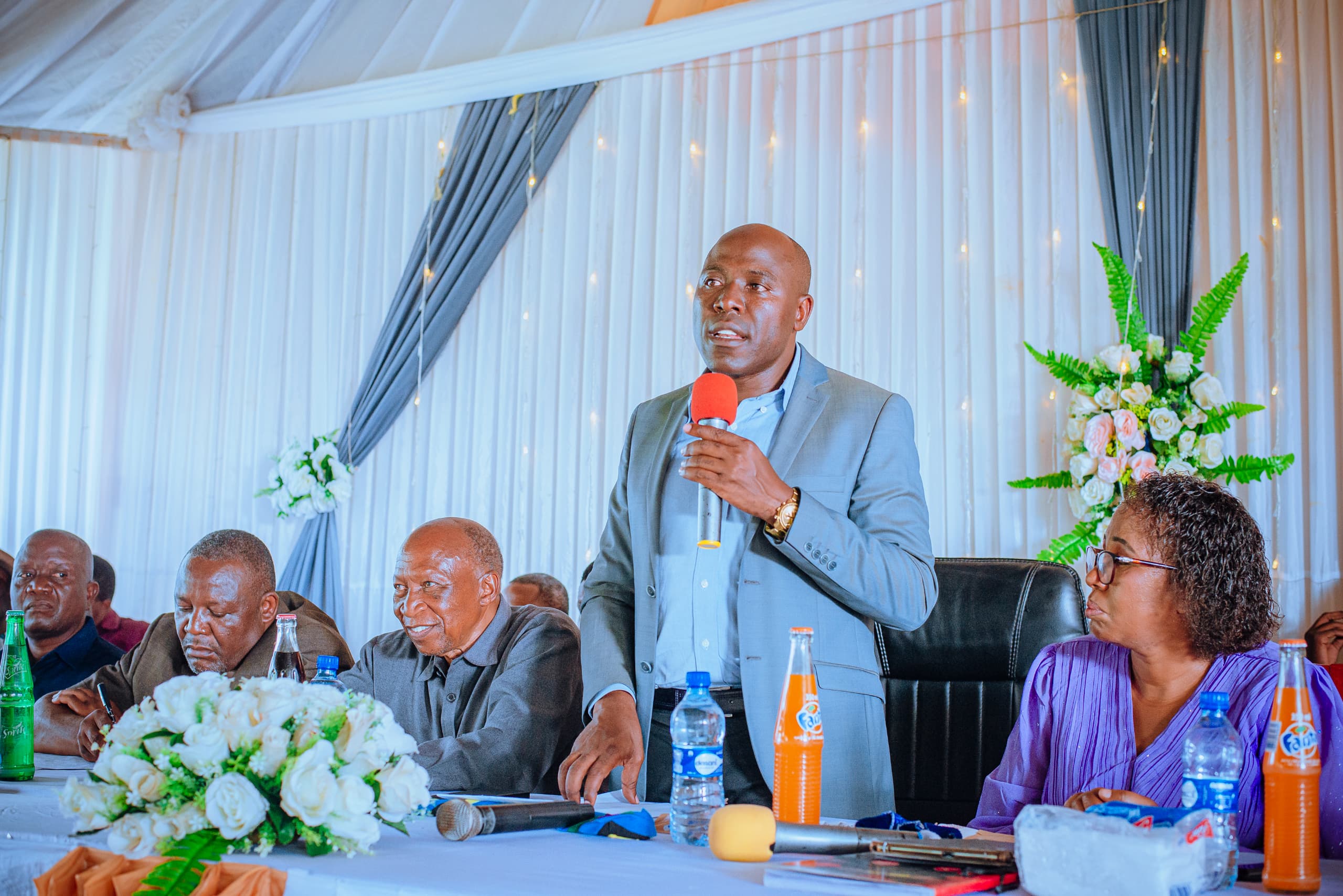 Mbunge wa jimbo la Itilima akiwaasa wanafunzi kidato cha sita juu ya ya mitihani inayoenda kufanyika